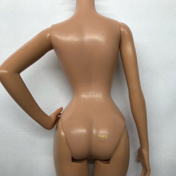Barbie - curvy muse body for OOAK - Picture 8 of 8
